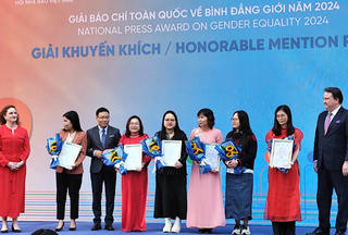 Báo Pháp luật Việt Nam nhận giải Báo chí toàn quốc về Bình đẳng giới năm 2024