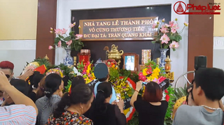 Nghẹn lòng giây phút tiễn biệt Đại tá phi công Trần Quang Khải