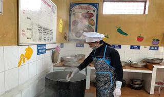 Đình chỉ thêm một phó hiệu trưởng vụ 'trẻ em nhiễm sán lợn ở Bắc Ninh'