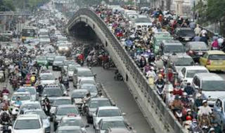Báo nước ngoài nói về việc hạn chế xe cá nhân ở Hà Nội