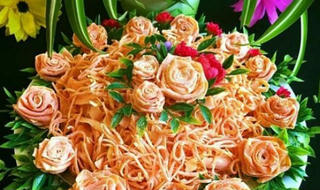 Tự tay làm đĩa mứt cà rốt hoa hồng đãi khách