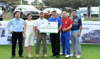 Cú hole-in-one 7 tỷ tại FLC Golf Championship 2017