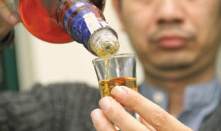 80% lượng rượu tiêu thụ không được kiểm soát chất lượng