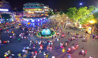 Hà Nội không cấp phép cho cá nhân biểu diễn ở hồ Gươm
