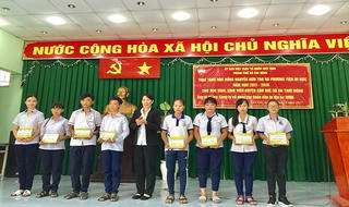 Đồng hành cùng “Quỹ vì người nghèo“:  Novaland nâng bước em tới trường