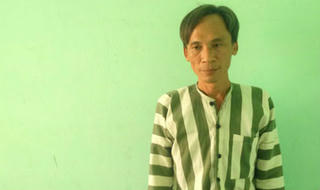 Người mẹ khóc đến mù mắt sau đêm bị đứa con “tâm thần” đánh
