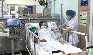 Ngộ độc rượu phần lớn do rượu không rõ nguồn gốc xuất xứ gây ra