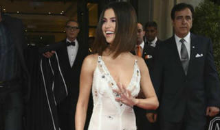 Phong cách thời trang gần gũi của Selena Gomez mà các nàng có thể áp dụng cho mùa thu năm nay