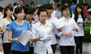 Hàng ngàn sinh viên ĐH Luật TPHCM, ĐH Bách khoa Hà Nội... bị buộc thôi học