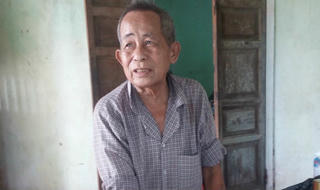 Người làm công bén duyên nghề bốc thuốc nhờ một lần... nhìn trộm