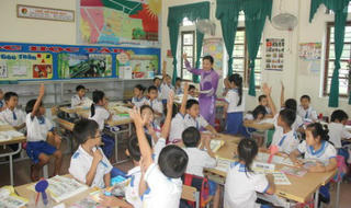 Đề xuất tăng lương giáo viên: Chưa  thể “một sớm, một chiều”?