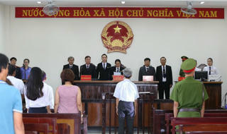 Xâm hại tình dục trẻ em: Đau đớn nhưng vì sao im lặng ?