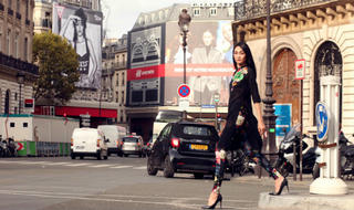 Thùy Trang mặc áo dài cách tân trên đường phố Paris