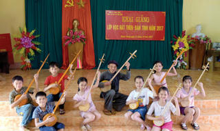Người thổi hồn vào điệu Then truyền thống