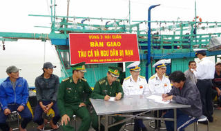 Liên tiếp cứu sống ngư dân và thủy thủ gặp nạn