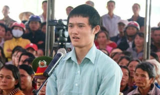 Nghi vợ ngoại tình, đi ngàn cây số về “nói chuyện” bằng 16 nhát dao