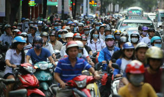 Nổi 'máu côn đồ' vì... kẹt xe, tù 1 năm