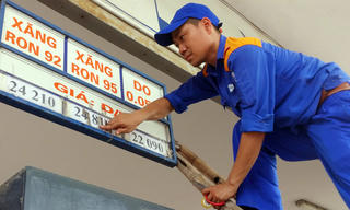 Giá xăng dầu tiếp tục giảm từ 16h30 phút chiều nay