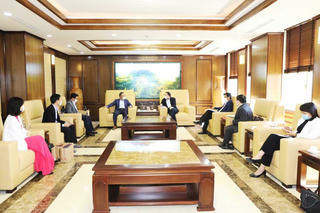 Bí thư tỉnh uỷ Quảng Ninh Nguyễn Xuân Ký trao đổi với Đại sứ Việt Nam tại Thái Lan về hoạt động xúc tiến, thu hút đầu tư