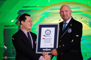 Cầu kính mộc châu được Guinness ghi nhận cầu kính đi bộ dài nhất thế giới