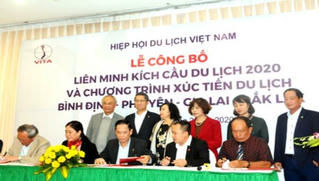 Covid-19 làm ngành du lịch phải "hoạt động cầm chừng"