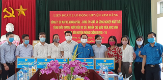 LĐLĐ huyện Kim Bảng ủng hộ vật tư phòng, chống dịch Covid-19 