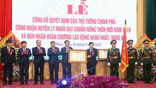 Huyện Lý Nhân đạt chuẩn nông thôn mới, đón nhận huân chương lao động