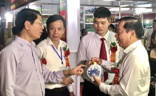 Khai mạc Hội chợ triển lãm sản phẩm ngành Công Thương Đồng bằng Sông Hồng - Ninh Bình 2020