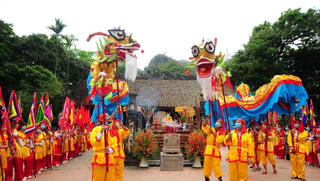 Thực hiện các nghi lễ truyền thống tại Lễ hội Hoa Lư năm 2021