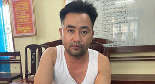 Khởi tố nghi phạm chém bạn gái trong nhà nghỉ ở Ninh Bình