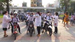 Hà Nam: Học sinh các cấp đến trường trở lại sau 2 tháng nghỉ dịch