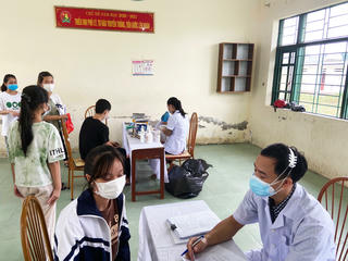 Hà Nam tổ chức tiêm phòng cho hơn 37.000 trẻ em từ 12-14 tuổi