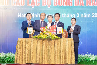 CLB Bóng đá Nam Định ký kết hợp đồng nhận 200 tỷ tài trợ từ Tập đoàn Xuân Thiện