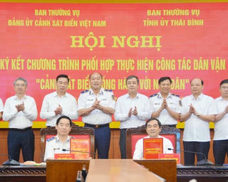 Phối hợp thực hiện công tác dân vận 'Cảnh sát biển đồng hành với ngư dân' tại Thái Bình