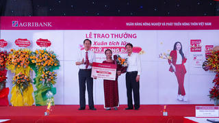 Agribank trao giải 1 tỷ đồng cho khách trúng thưởng chương trình tiết kiệm 'Xuân tích lũy - Quỹ đong đầy'