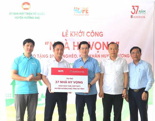 Agribank trao tặng 37 căn 'Nhà hy vọng' tại Hà Tĩnh