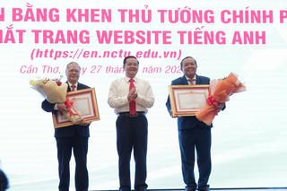 Trường Đại học Nam Cần Thơ vinh dự nhận bằng khen của Thủ tướng