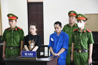 Án tù cho cặp nam nữ đập phá xe cứu thương