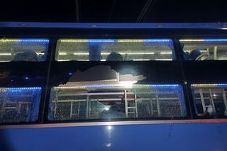 Xác định 2 đối tượng bắn vỡ kính xe khách trên cao tốc Mỹ Thuận – Cần Thơ