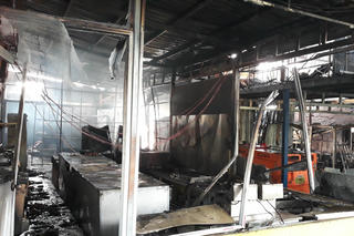 Cháy lớn kho trữ thực phẩm ở TP Vĩnh Long