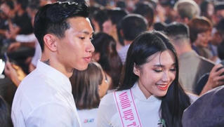 Bị chê “chảnh” trong đêm chung kết Hoa hậu Việt Nam, “bạn gái tin đồn” Đoàn Văn Hậu lên tiếng