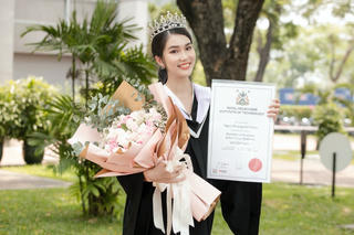Á hậu Phương Anh tốt nghiệp thủ khoa 