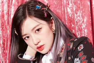 Ahn Yu Jin và nhiều sao Hàn mắc COVID-19