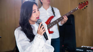 Văn Mai Hương bật mí thời quậy phá, đi học trong nước mắt