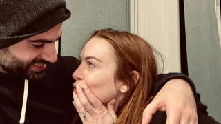 Lindsay Lohan bất ngờ thông báo đã đính hôn