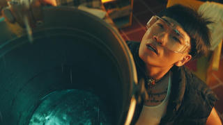 Wowy, MCK, Hnhngan ra MV Tết về sống thật