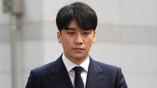 Thừa nhận loạt cáo buộc, Seungri được giảm án 