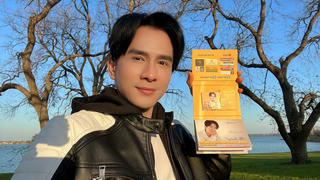 Đan Trường “chơi lớn” khi gói gọn loạt hit đình đám trong USB 32GB