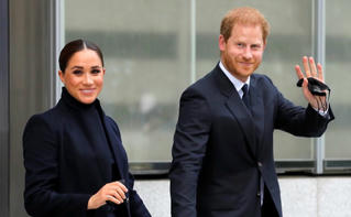 Harry và Meghan bị “đuổi khéo”