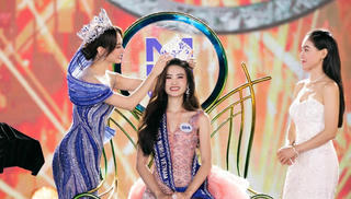 Huỳnh Trần Ý Nhi đăng quang Miss World Vietnam 2023 
